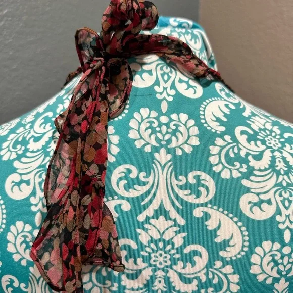 BCBG  100% silk dress. Size 2. Wedding guest, Spring, dainty floral, femme-girly - Picture 7 of 10